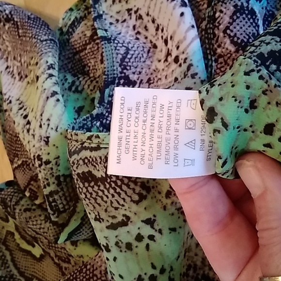 Woman's Summer Top - Picture 3 of 3